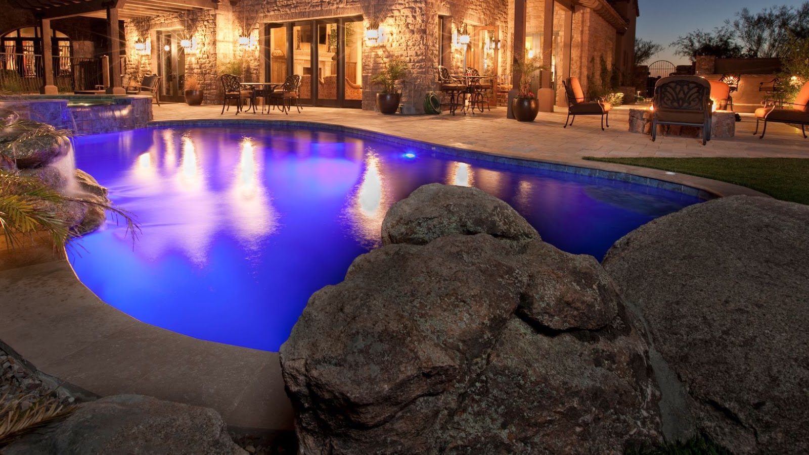How deep can a backyard pool be-24