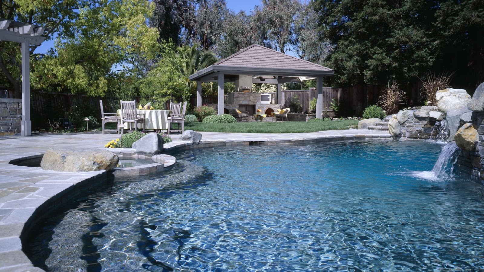 How deep can a backyard pool be-26