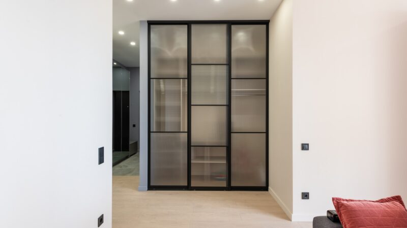 bypass sliding closet doors