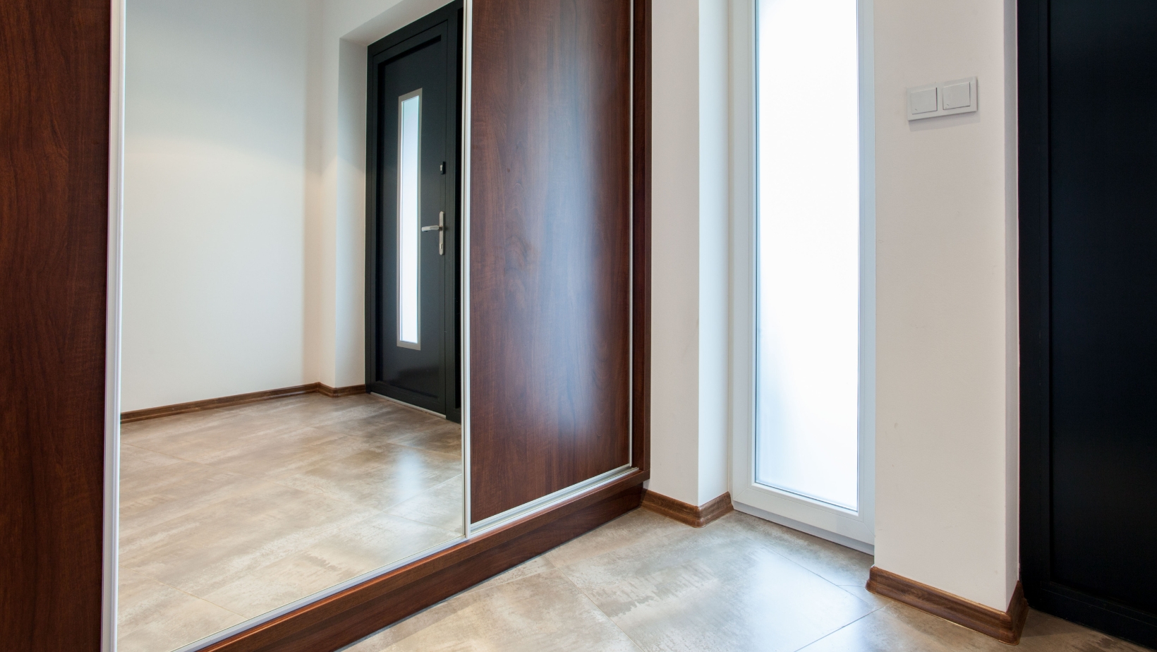 mirrored barn doors for closet