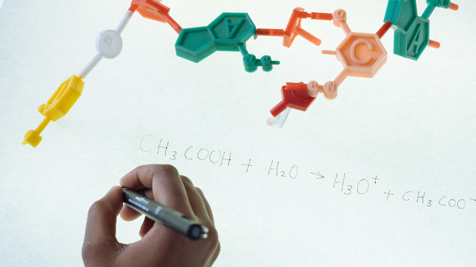 which substance is a mixture? table salt gasoline aluminum carbon dioxide