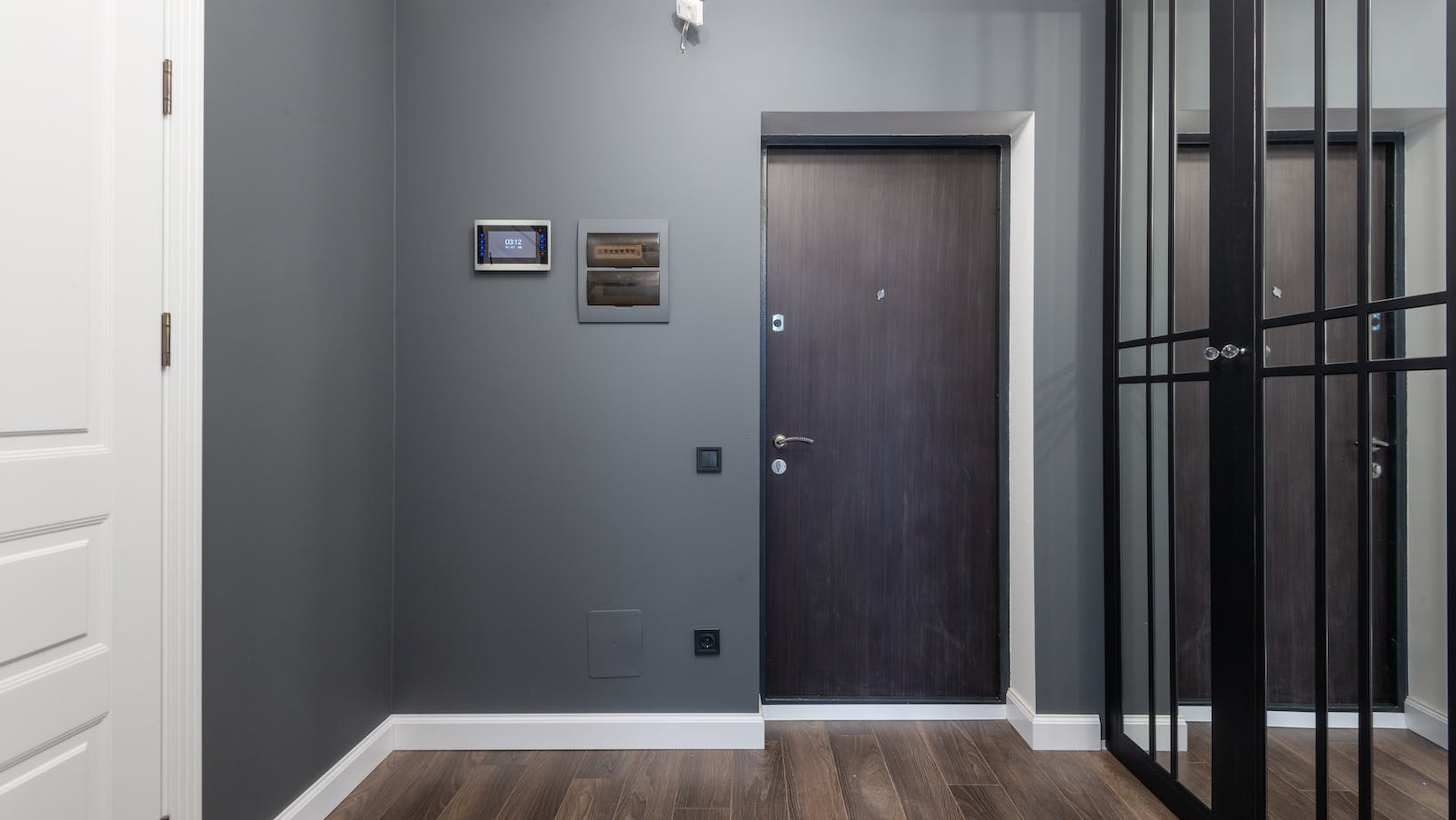 closet barn doors with mirrors