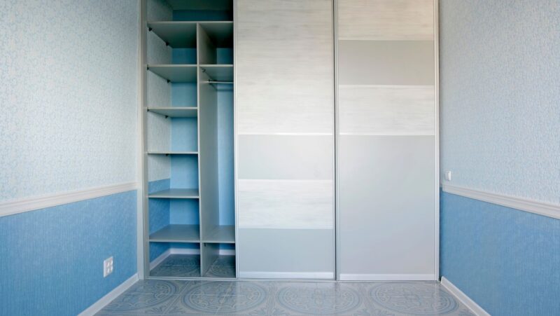 types of sliding closet doors